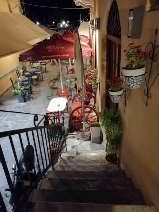 Aegina Port Apt 2-Διαμέρισμα Στο Λιμάνι Της Αίγινας 2 Екстер'єр фото