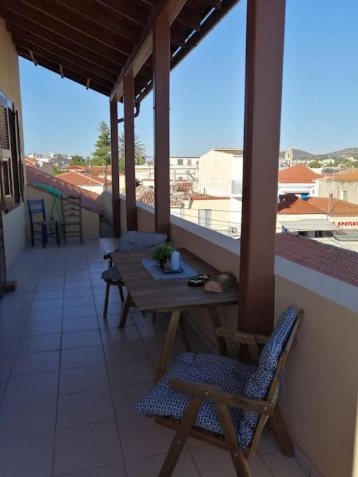 Aegina Port Apt 2-Διαμέρισμα Στο Λιμάνι Της Αίγινας 2 Екстер'єр фото
